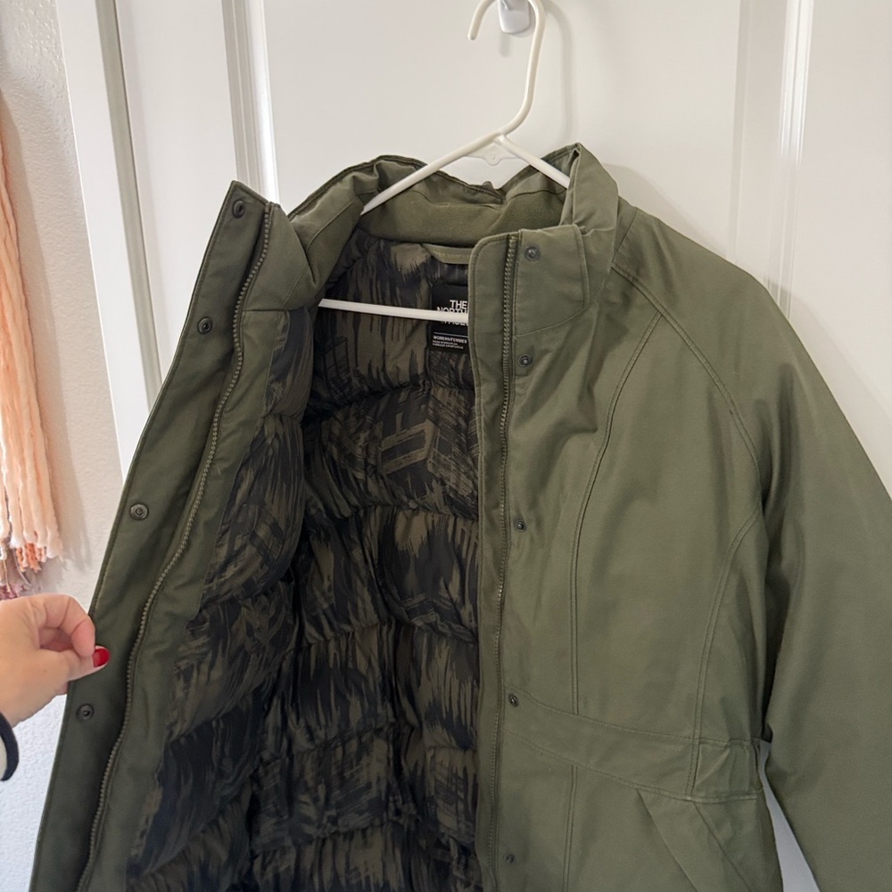 North Face khaki green women’s parka - Picture 2 of 6